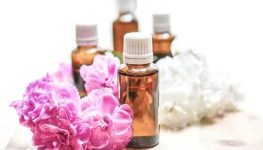 Essential Oils Video Tutorial: Aromatherapy Uses & Benefits