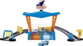 Mattel Disney Pixar Cars Color Change Dinoco Car Wash Playset with Pitty and Exclusive Lightning McQueen Vehicle, Interactive Water Play Toy for Kids Age 4 Years and Older (Amazon Exclusive)