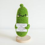 OVNMFH Handmade Emotional Support Pickle with Positive Affirmation, Crochet Pickled Cucumber, Fun Stress Relief Toy, Cute Handwoven Ornaments, Gift for Coworker Leaving (Cucumber)